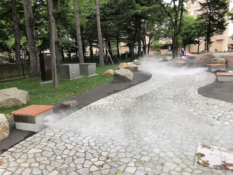 永山記念公園の優しい水路